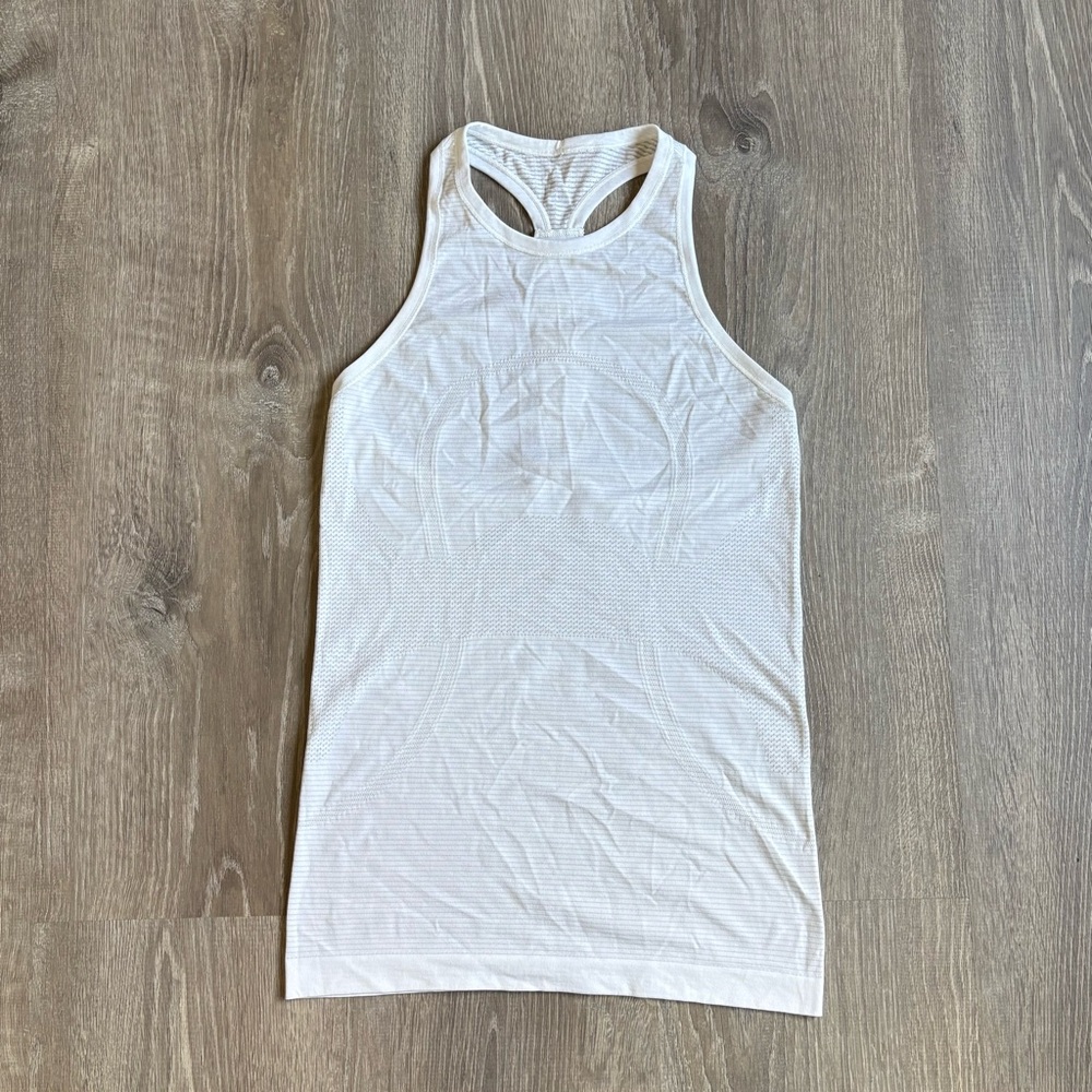 Lululemon Swiftly Tech T-Back Women’s Size 4